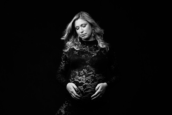 BRIDGETT_MATERNITY-10bw