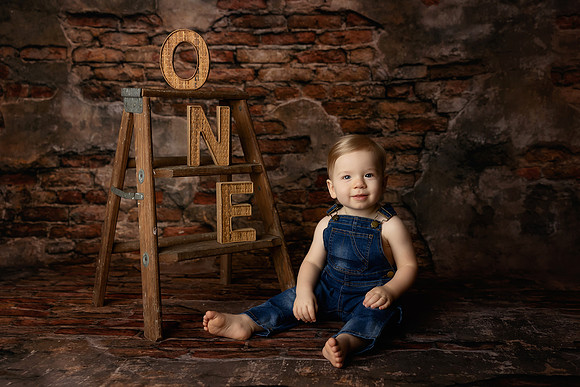 LEO_1YEAR-3