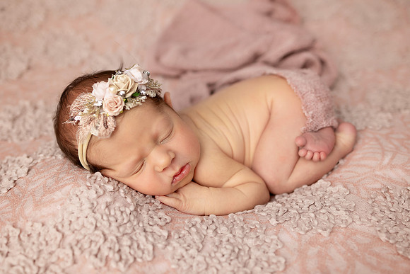 KINSLEY_8DAYS-5