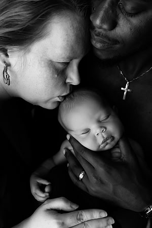 EMMANUEL_12DAYS-20bw