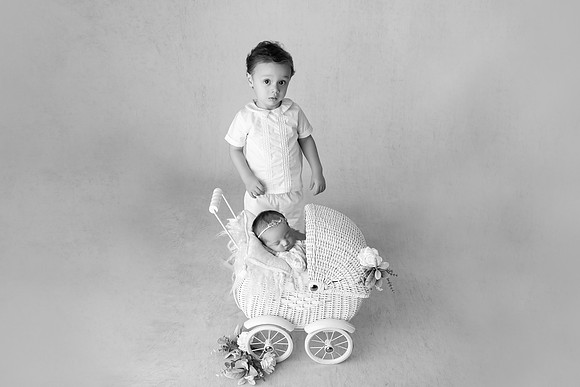 AVA_10DAYS-22bw