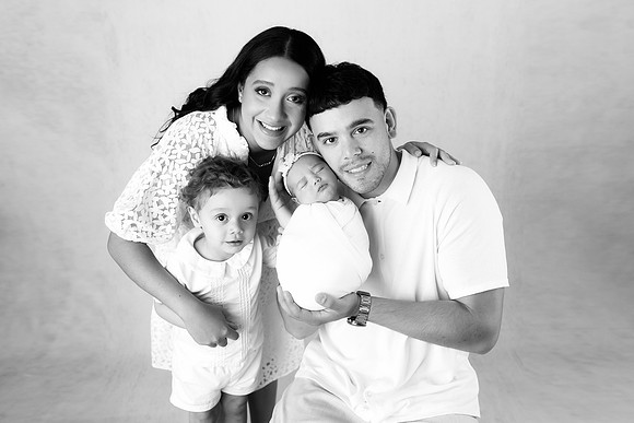 AVA_10DAYS-77bw