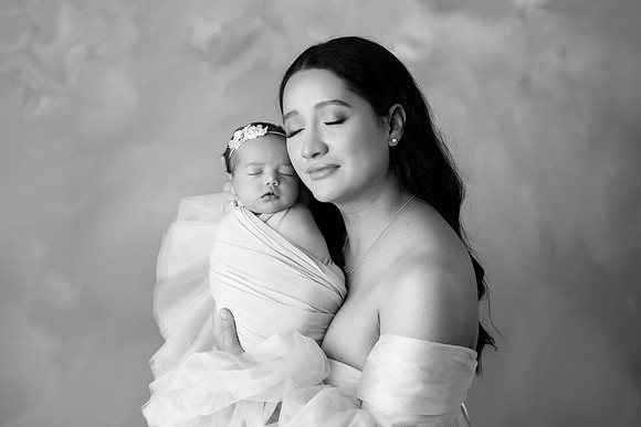 AVA_10DAYS-93bw
