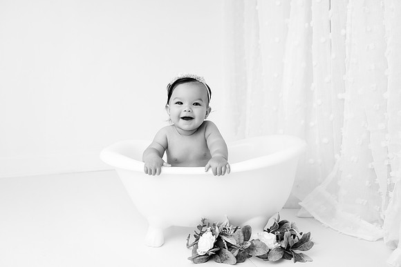 AVA_6mos-1bw