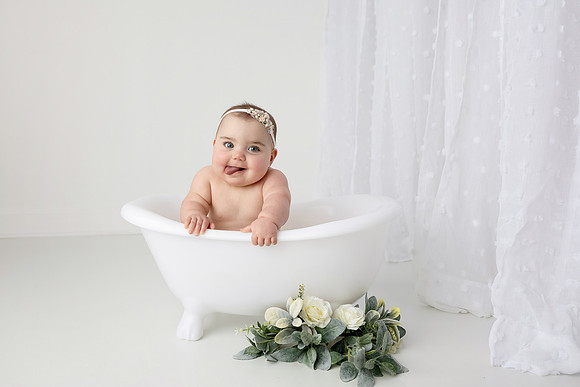 CAROLINE_10 MOS-11