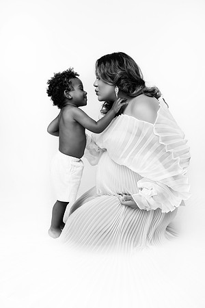 COURTNEY_MATERNITY-75_(2)bw