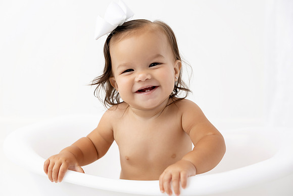 AVA_1YEAR-4