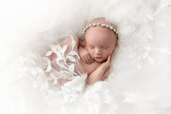 ELIZABETH_8DAYS-15