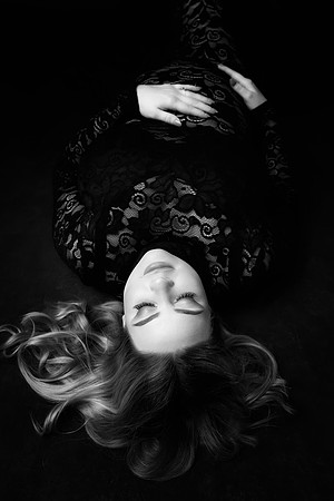 KATIE_MATERNITY-20bw