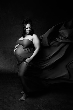 LYNDREION_MATERNITY-2bw