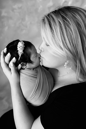 AVA_11DAYS-50bw