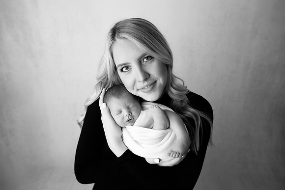 CADEN_8DAYS-66bw