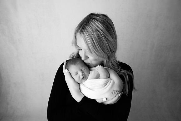 CADEN_8DAYS-68bw