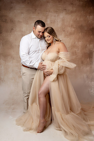 TAYLOR_MATERNITY-33