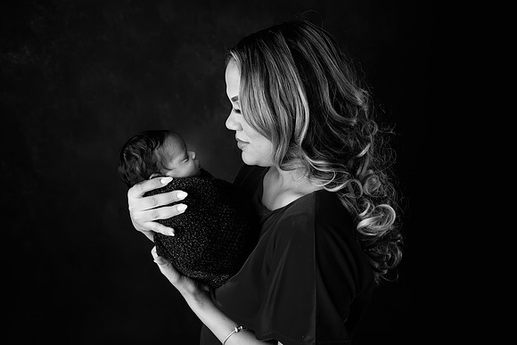 ASHTON_9DAYS-64bw