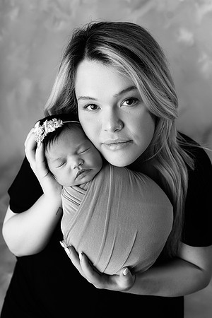 AVA_11DAYS-48bw
