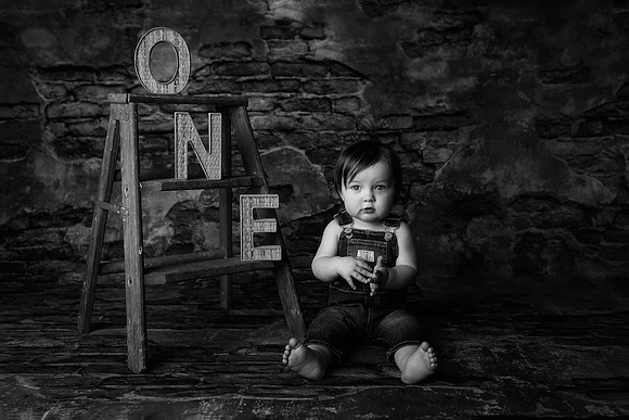 CYRUS_1YEAR-1bw