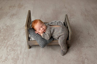 HOLDEN_13DAYS-9