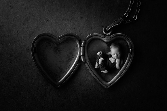HOLDEN_13DAYS-15