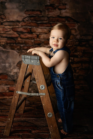 LEO_1YEAR-8