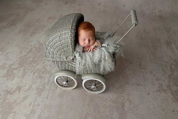 HOLDEN_13DAYS-17