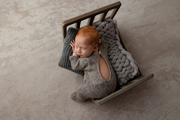 HOLDEN_13DAYS-13