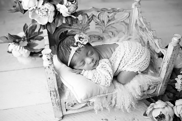 ZOEY_11DAYS_4bw