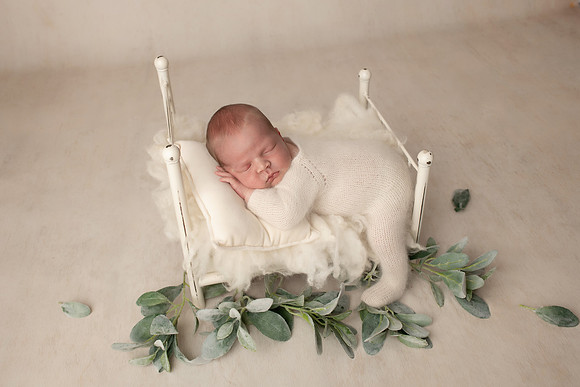 EZRA_13DAYS-28