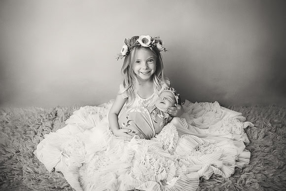 ZOEY_12DAYS_33bw