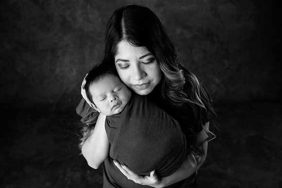 LUCAS_6WEEKS-38bw
