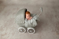 HOLDEN_13DAYS-16