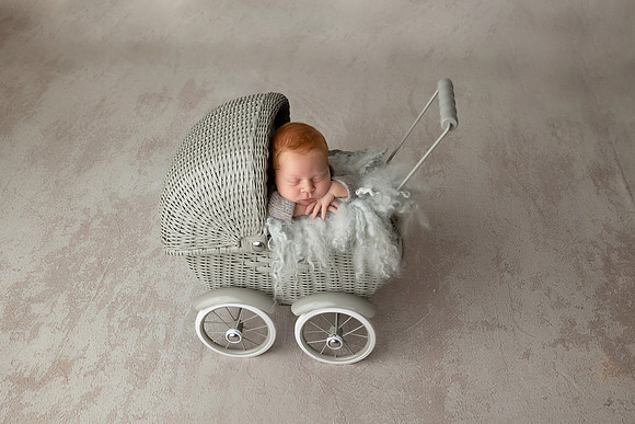 HOLDEN_13DAYS-16