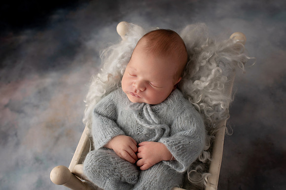 EZRA_13DAYS-9
