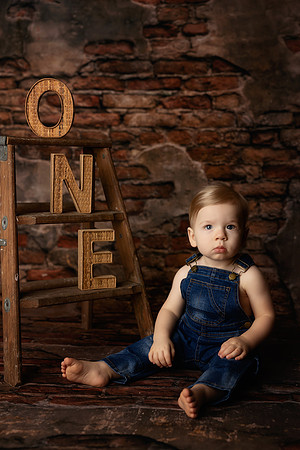 LEO_1YEAR-2