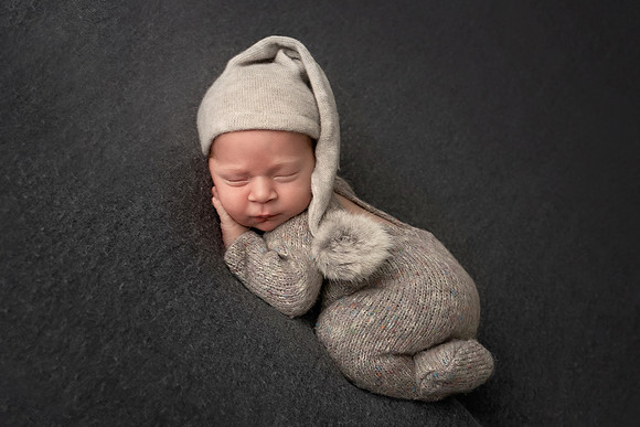 HOLDEN_13DAYS-4