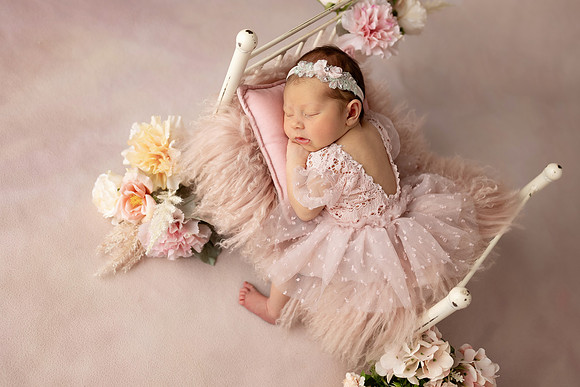KINSLEY_8DAYS-9