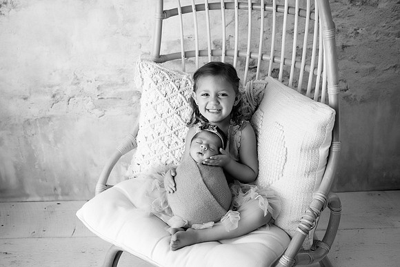 ZOEY_11DAYS_55bw